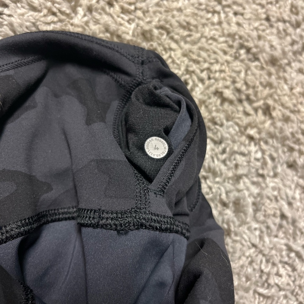 Lululemon Align shorts - Picture 2 of 3